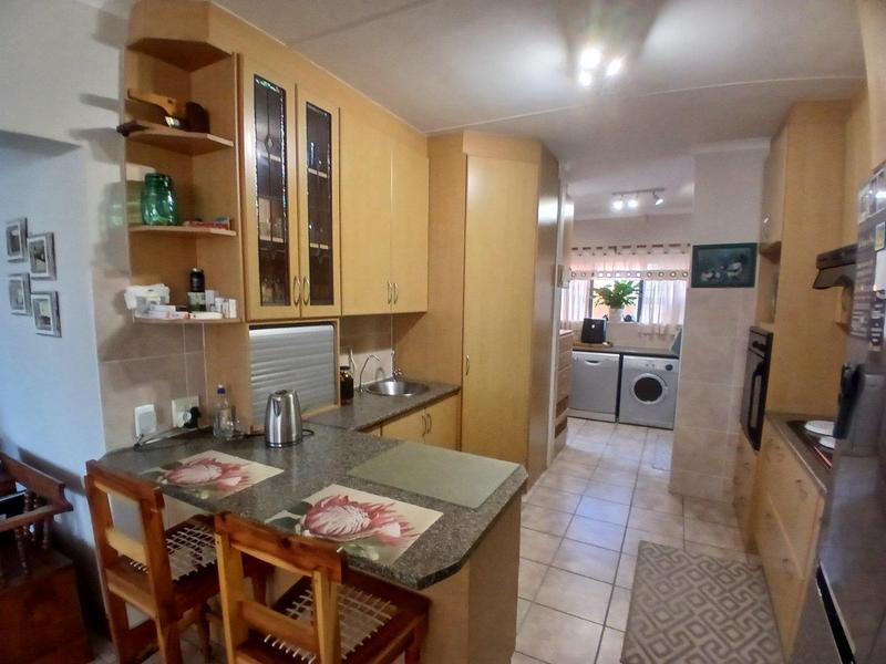 4 Bedroom Property for Sale in Fraaiuitsig Western Cape